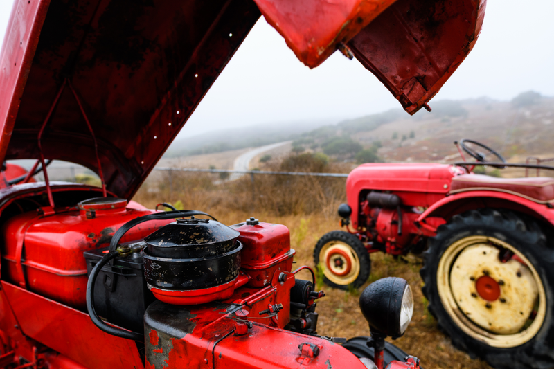 Illustration for article titled Porsche Tractor Racing Is the Real Pinnacle of Motorsport